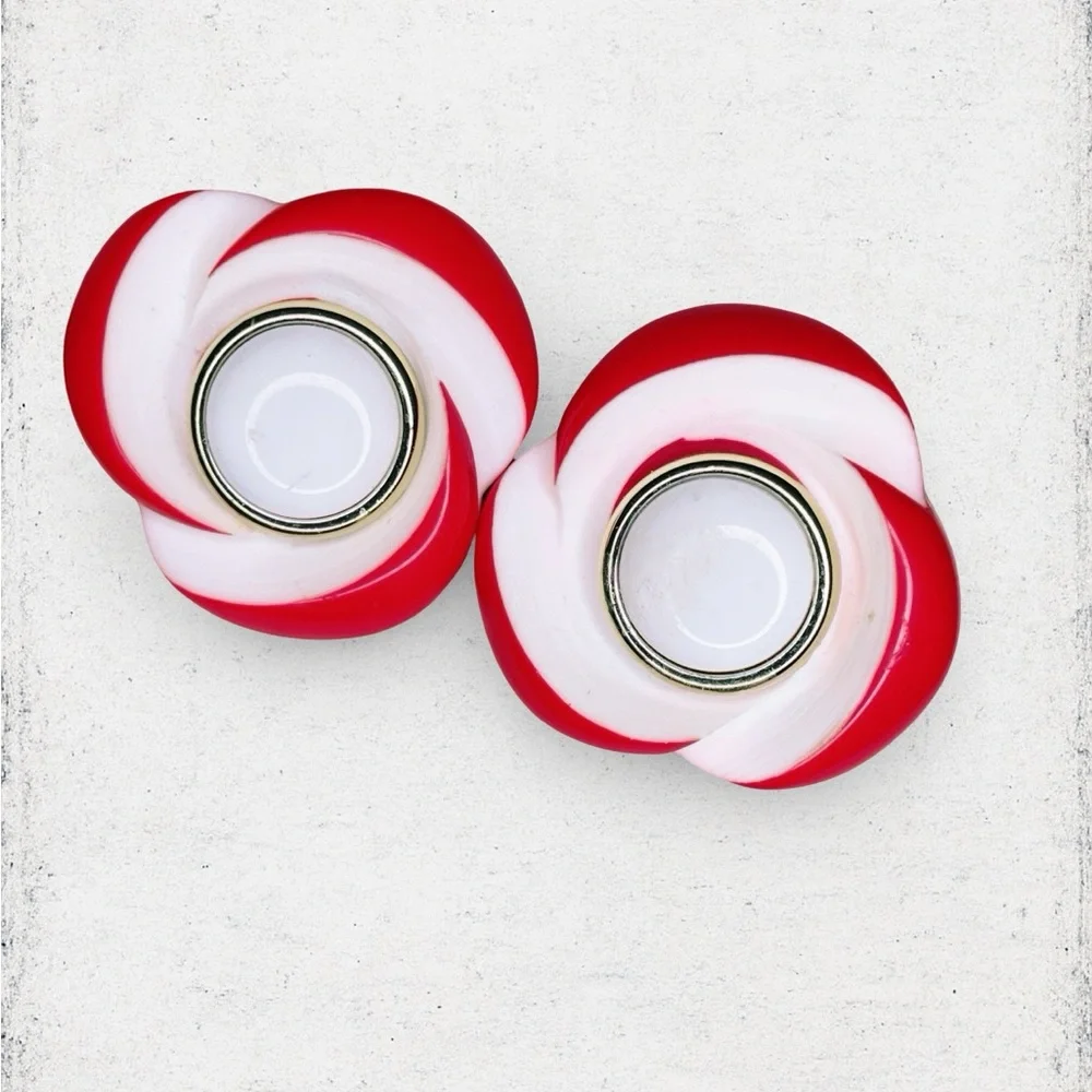5150u. Vintage Red and White Swirl Shoe Clips